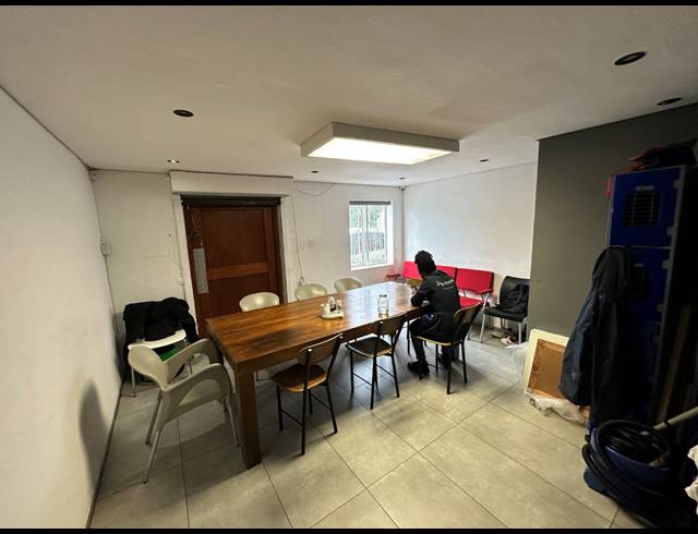 360M² WAREHOUSE TO LET IN WOODSTOCK